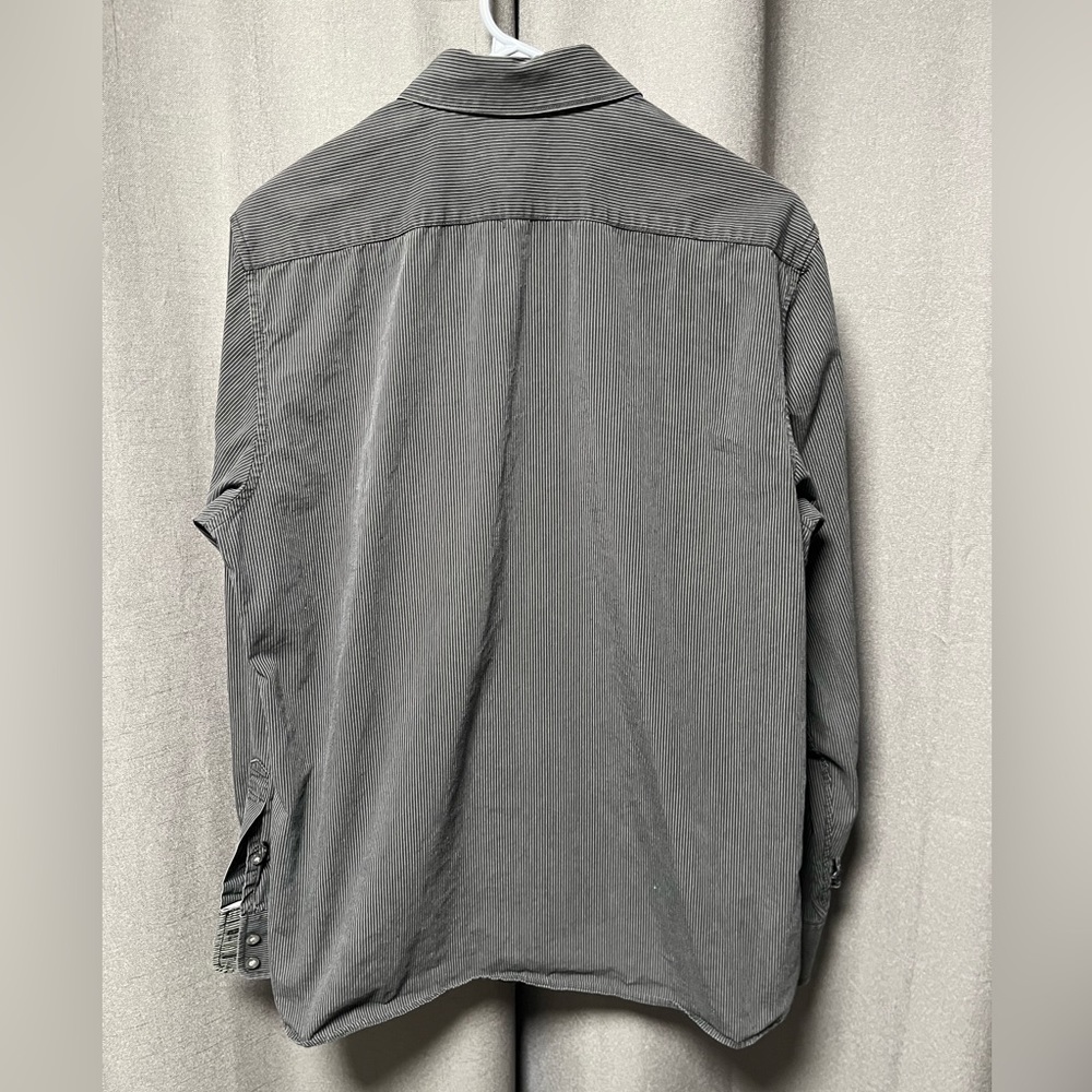 American Eagle vintage fit button down in excellent condition - size medium - Picture 6 of 7